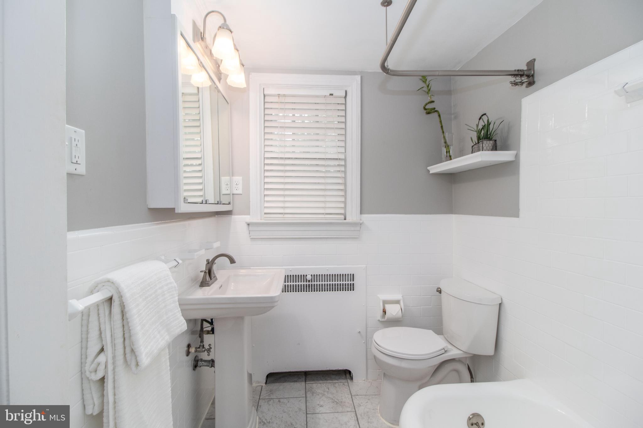 206 Dunkirk Road Baltimore, MD 21212 - Photo 20 of 40 GORGEOUS BATHROOM!