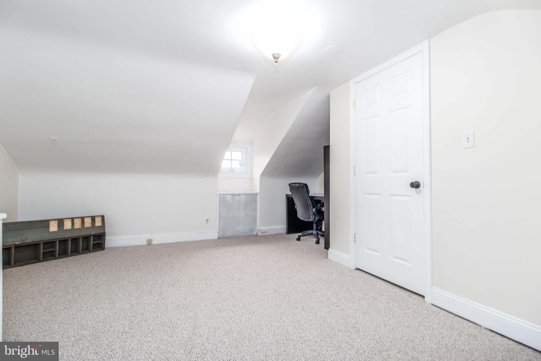 206 Dunkirk Road Baltimore, MD 21212 - Photo 25 of 40 SPACIOUS 3rd FLOOR!