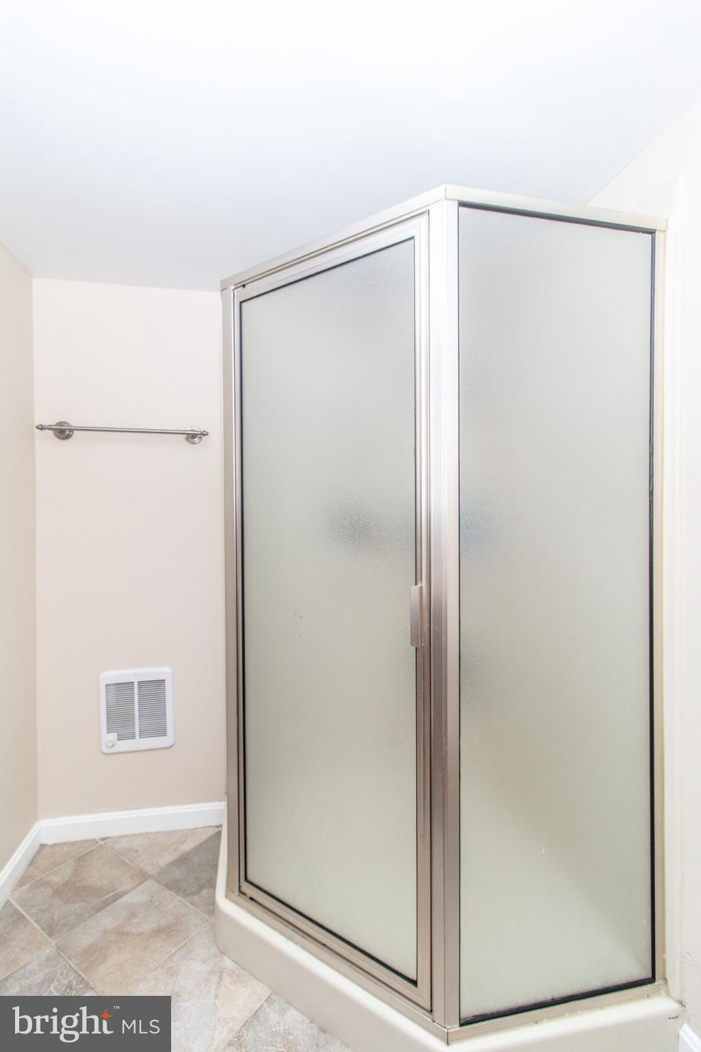 206 Dunkirk Road Baltimore, MD 21212 - Photo 33 of 40 FULL BATHROOM LOWER LEVEL!