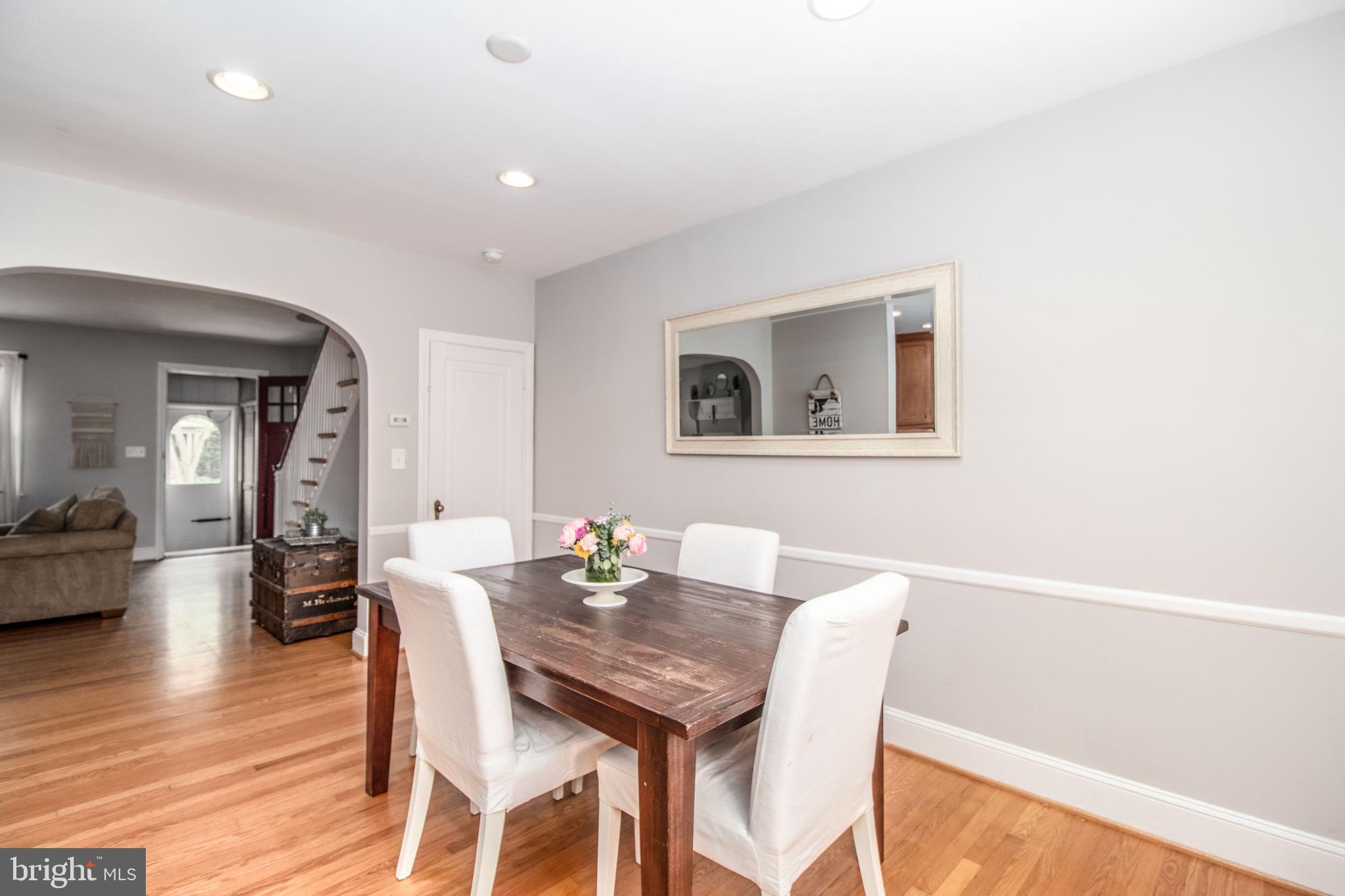 206 Dunkirk Road Baltimore, MD 21212 - Photo 8 of 40 BEAUTIFUL DINING AREA!