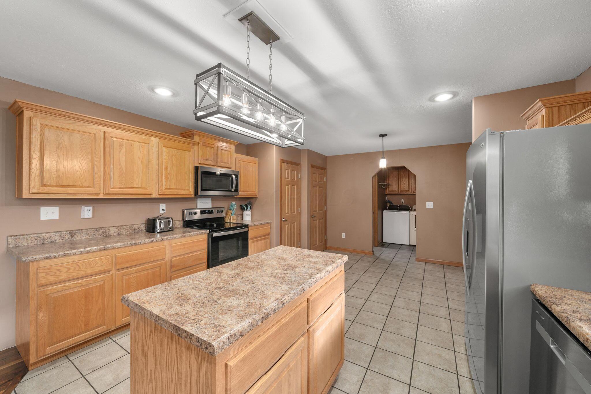 14667 Cleveland Road Southwest Pataskala, OH 43062 - Photo 12 of 33 Kitchen