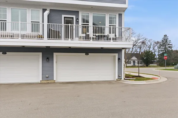 $379,000 | 485 Jenny Way, Unit 85, Brighton, MI 48116