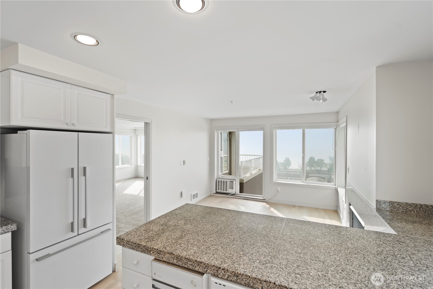 601 West Mercer Place, Unit 401 Seattle, WA 98119 - Photo 8 of 25