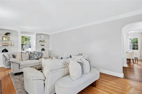 $965,000 | 25 Carlton Street, Malverne, NY 11565