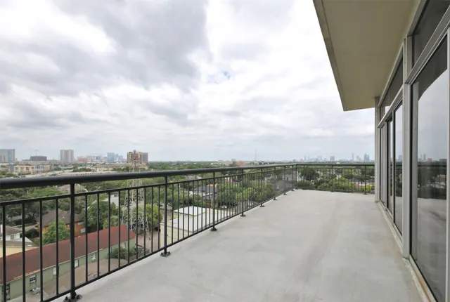 $1,550 | 230 West Alabama Street, Unit 1002, Houston, TX 77006