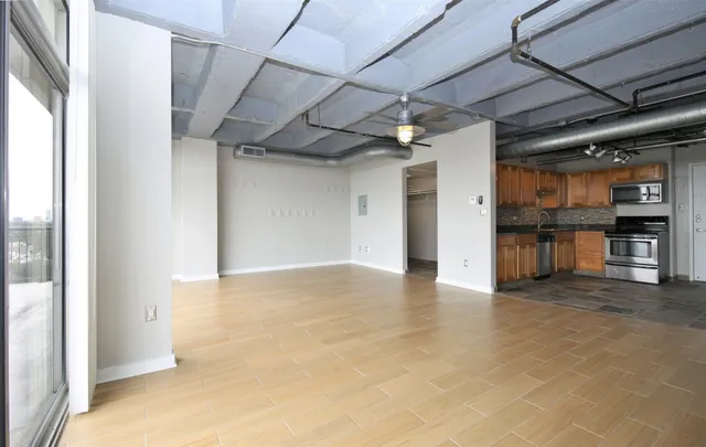 $1,550 | 230 West Alabama Street, Unit 1002, Houston, TX 77006