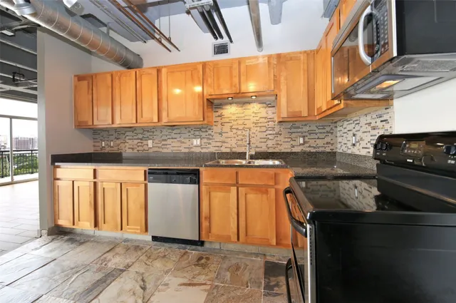 $1,550 | 230 West Alabama Street, Unit 1002, Houston, TX 77006