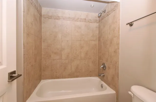 $1,550 | 230 West Alabama Street, Unit 1002, Houston, TX 77006