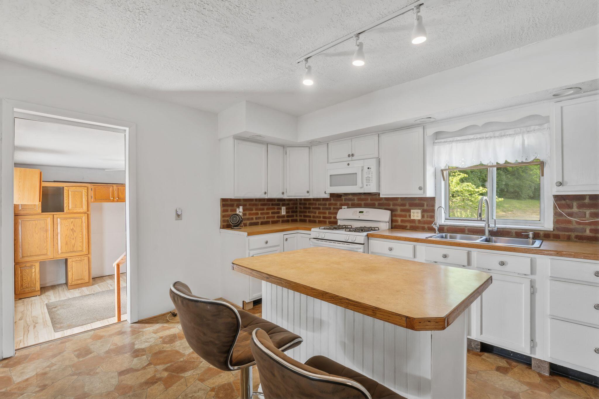 5025 Warrensburg Road Delaware, OH 43015 - Photo 17 of 57
