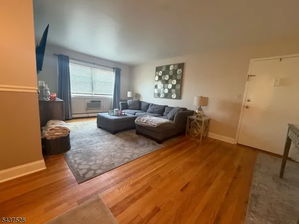 $2,550 | 32 Knox Terrace, Unit 2C, Wayne, NJ 07470