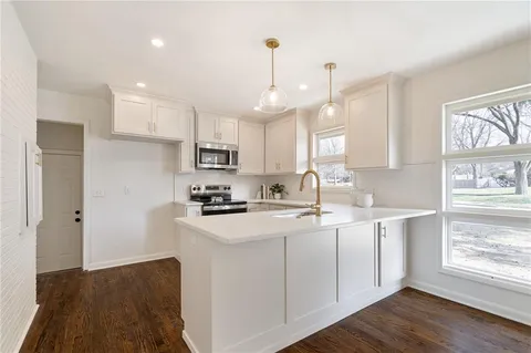 $425,000 | 5406 Lucille Lane, Shawnee, KS 66203