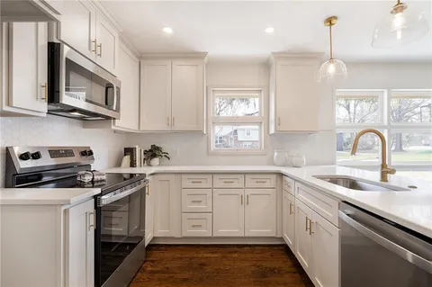 $425,000 | 5406 Lucille Lane, Shawnee, KS 66203