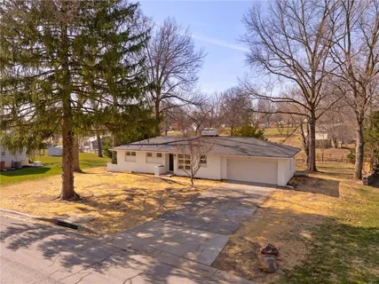 $425,000 | 5406 Lucille Lane, Shawnee, KS 66203