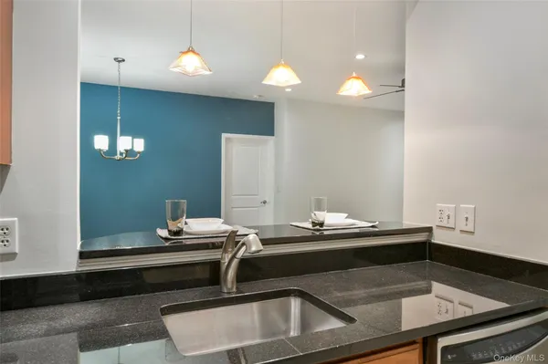 $3,200 | 410 Westchester Avenue, Unit 110, Port Chester, NY 10573