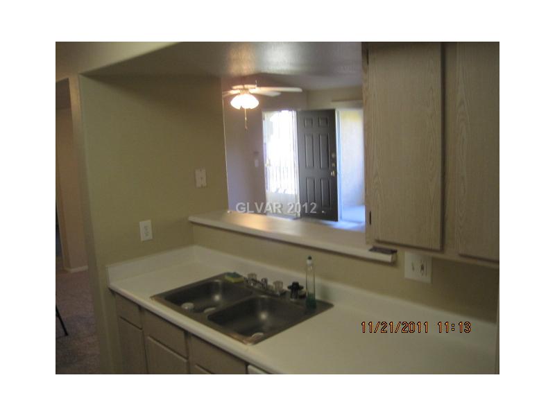 7885 West Flamingo Road, Unit 2009 Las Vegas, NV 89147 - Photo 11 of 35 Kitchen.