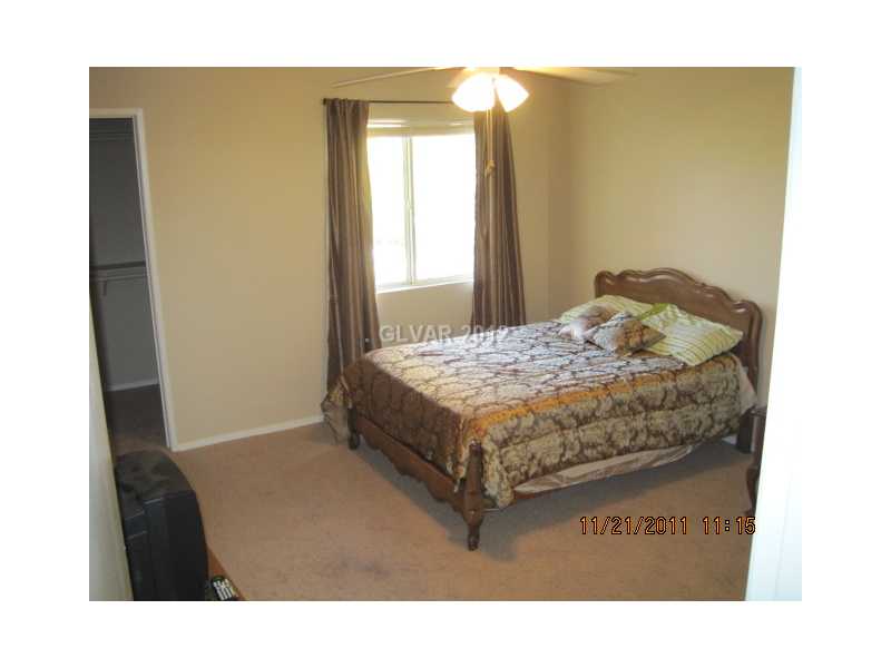 7885 West Flamingo Road, Unit 2009 Las Vegas, NV 89147 - Photo 14 of 35 Master Bedroom.