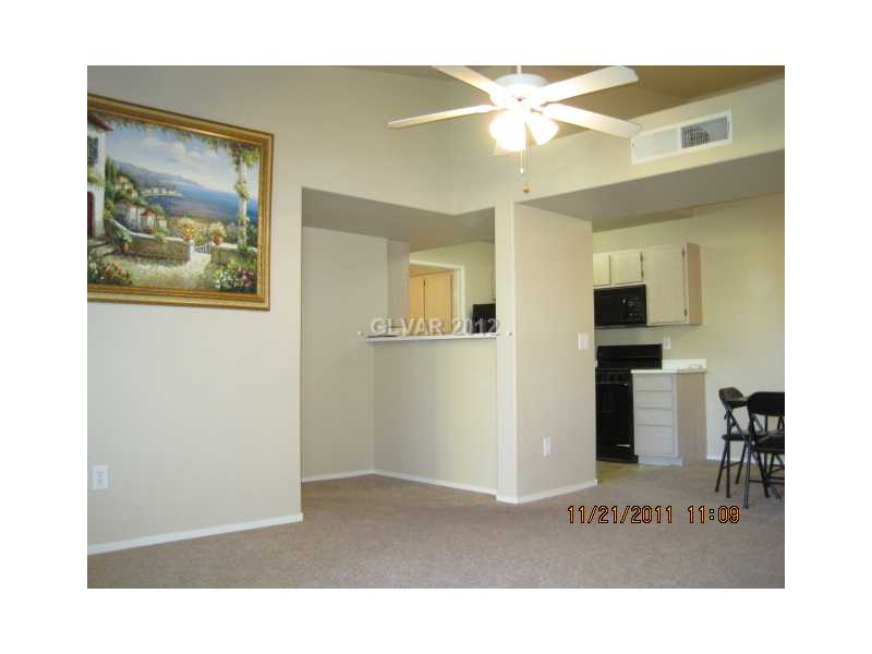 7885 West Flamingo Road, Unit 2009 Las Vegas, NV 89147 - Photo 3 of 35 Kitchen.