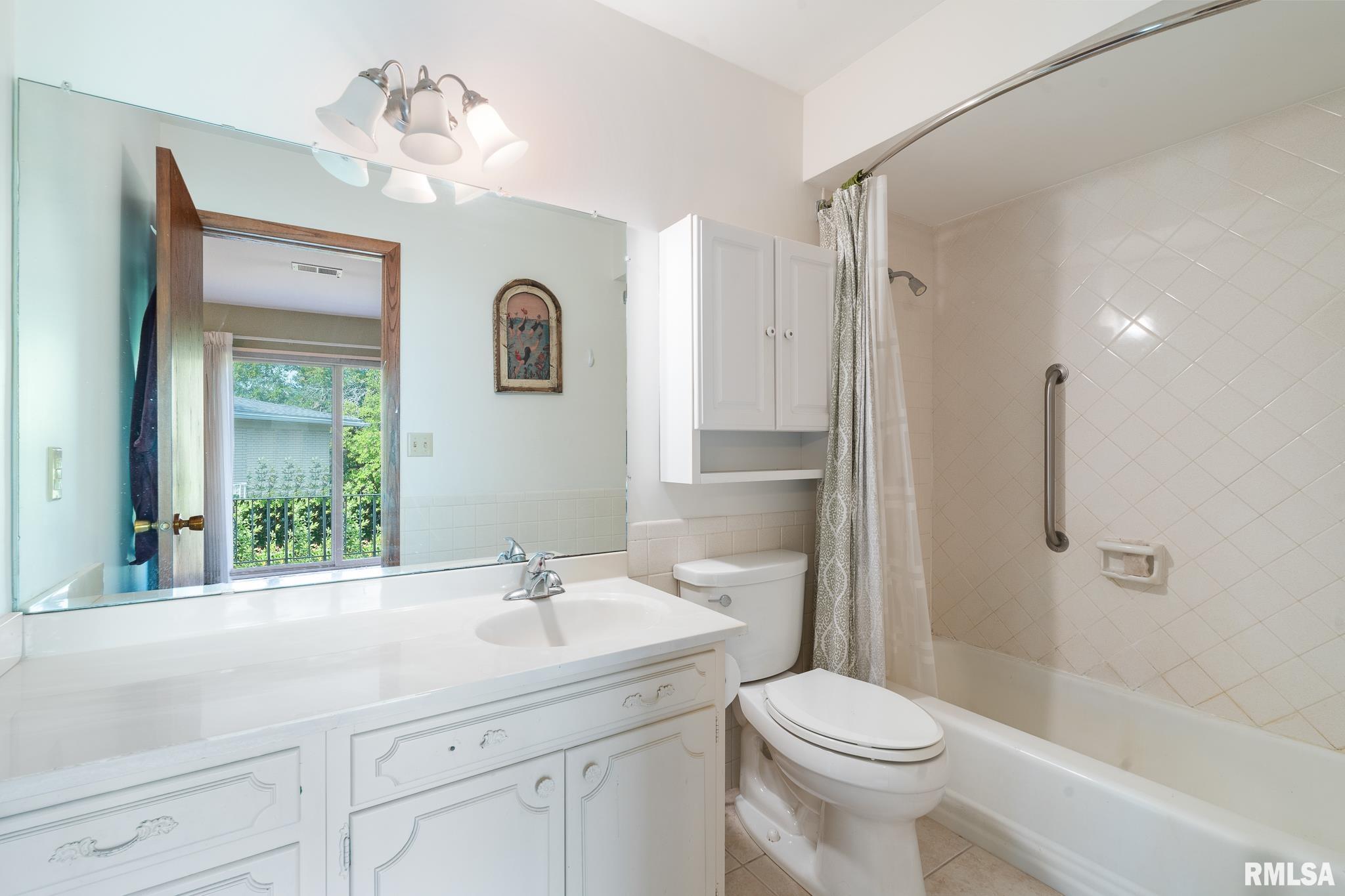 920 17th Street, Unit 34 Moline, IL 61265 - Photo 16 of 26