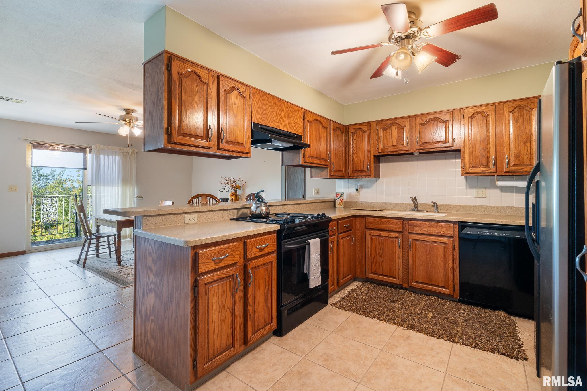 920 17th Street, Unit 34 Moline, IL 61265 - Photo 7 of 26