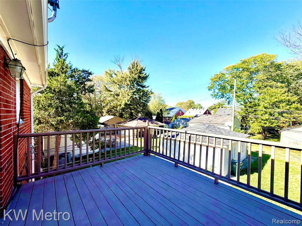 2182 Vernier Road Grosse Pointe, MI 48236 - Photo 25 of 32