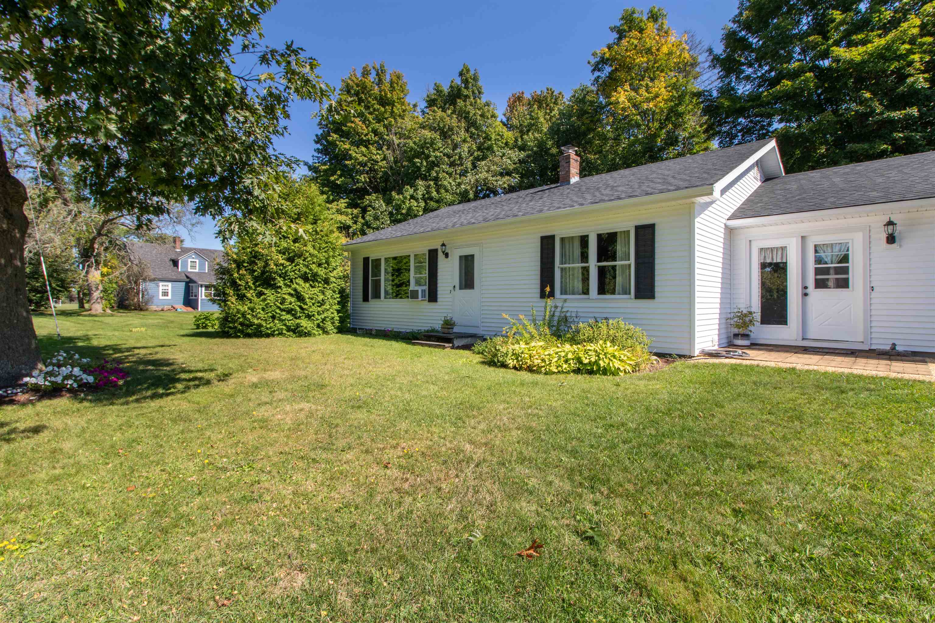 49 Forest Avenue Derby, VT 05830 - Photo 3 of 48 Gallery Image 3