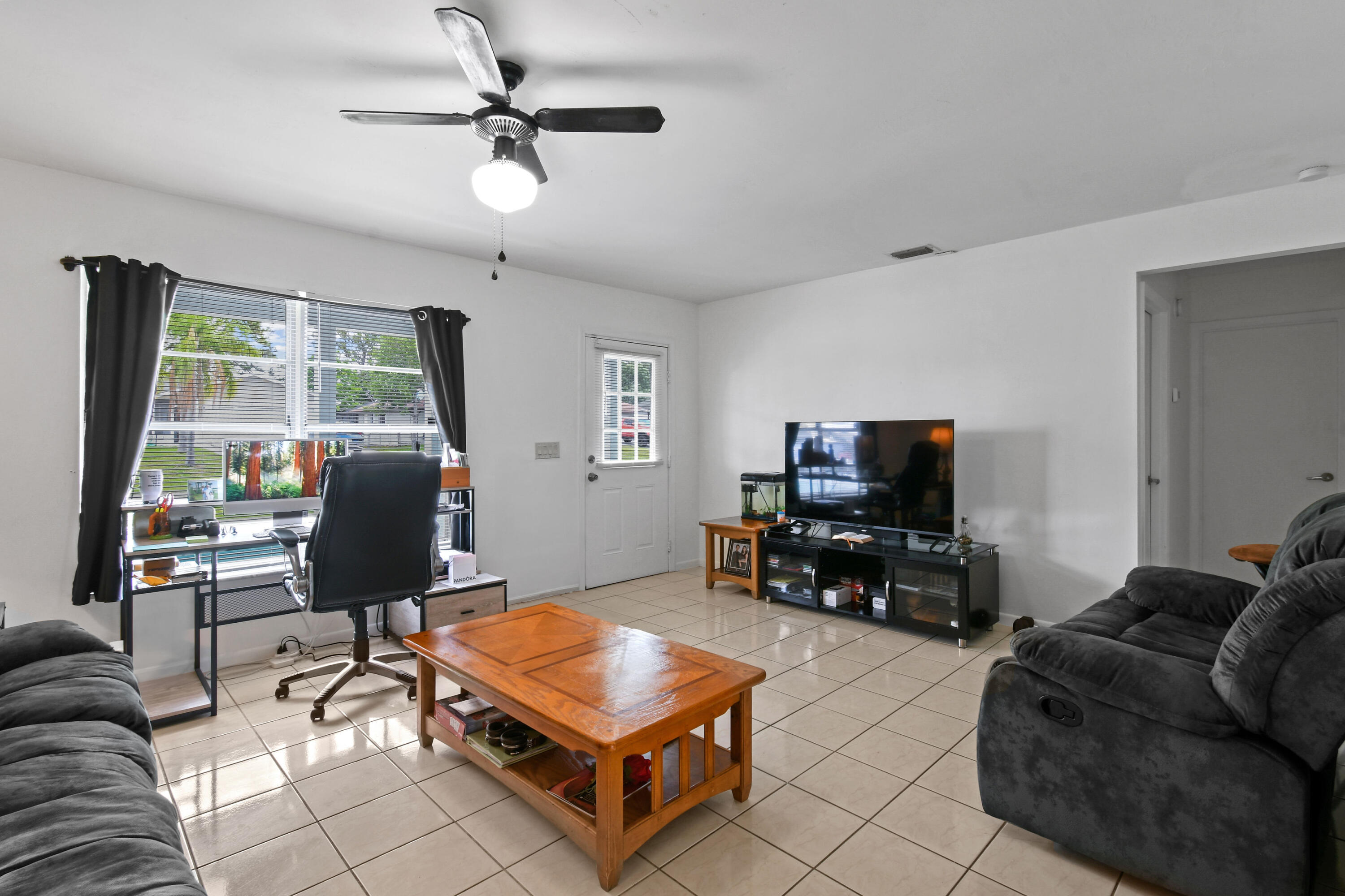 1920 Southwest Taurus Lane Port St. Lucie, FL 34984 - Photo 4 of 23 1920SWTaurusLn(9)