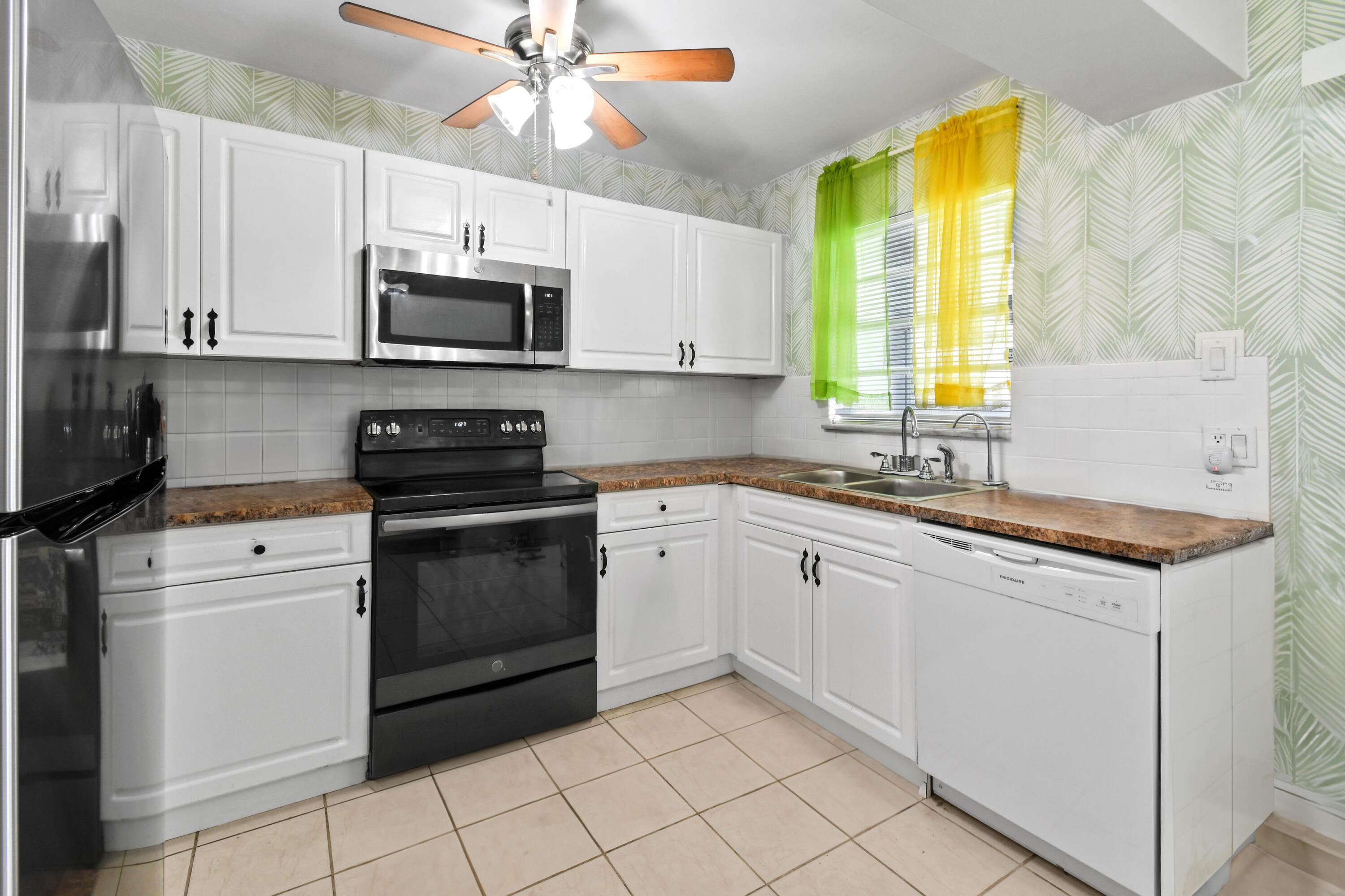 1920 Southwest Taurus Lane Port St. Lucie, FL 34984 - Photo 7 of 23 1920SWTaurusLn(12)a