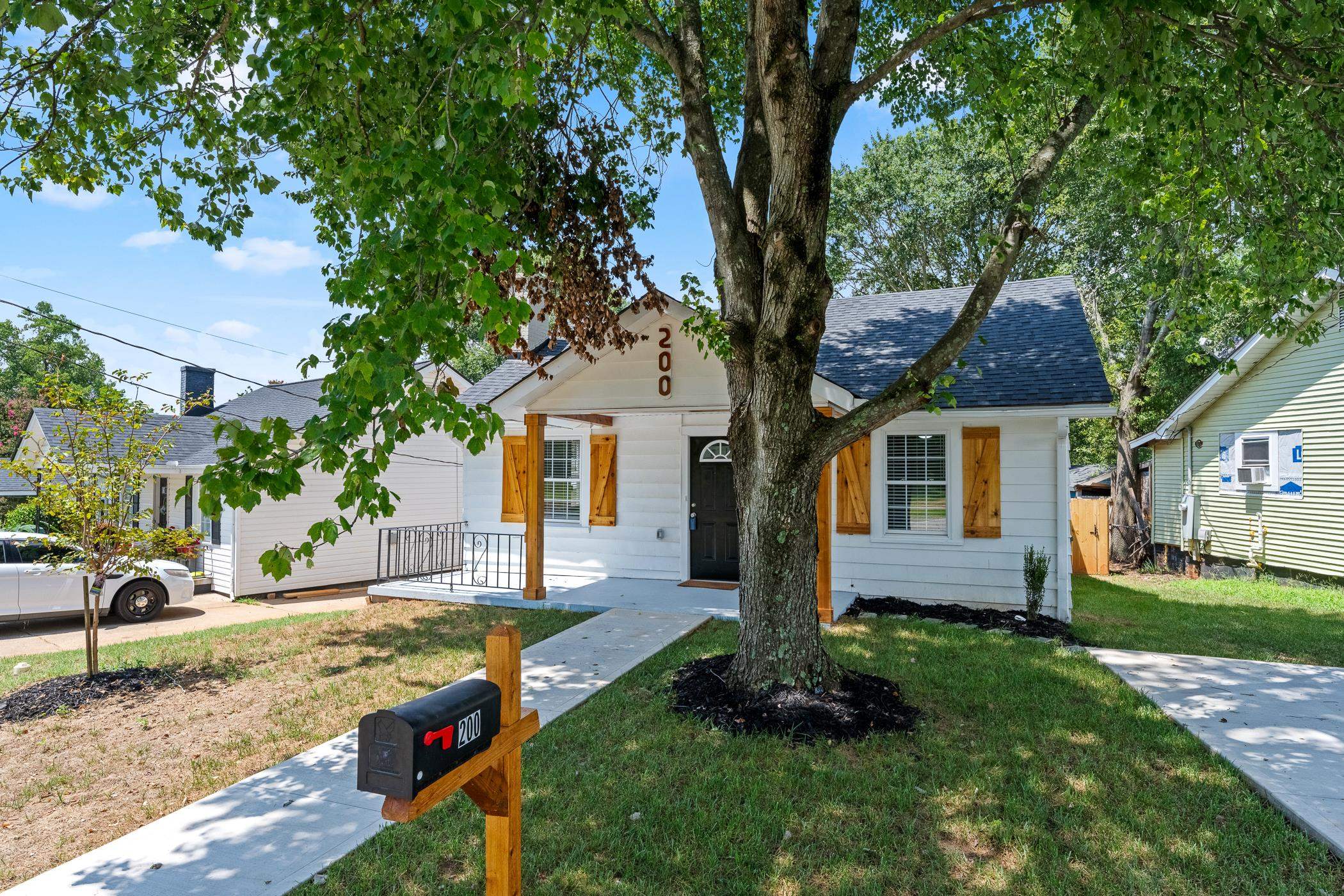 200 South 724 Greer, SC 29651 - Photo 3 of 18