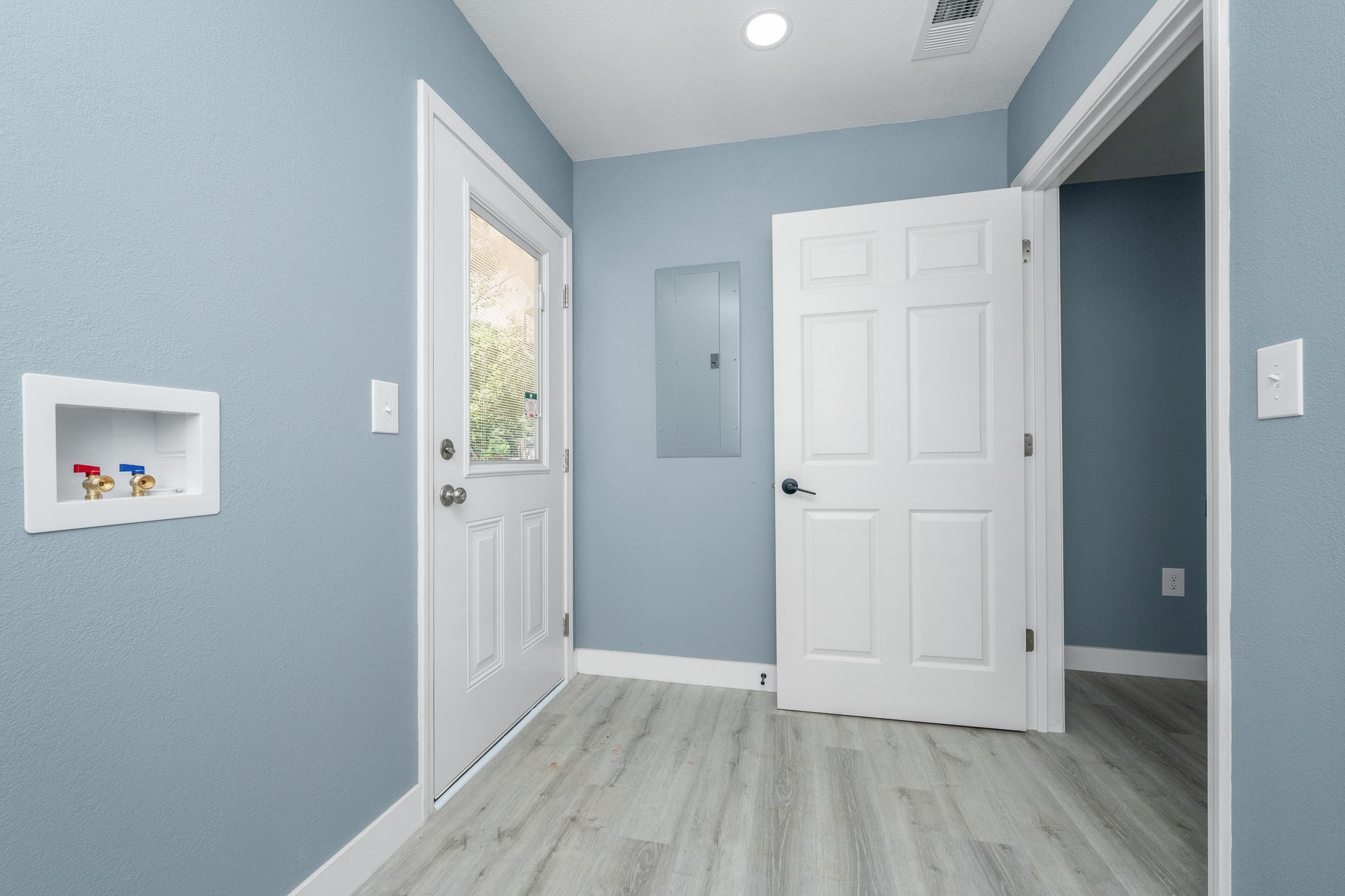 200 South 724 Greer, SC 29651 - Photo 7 of 18