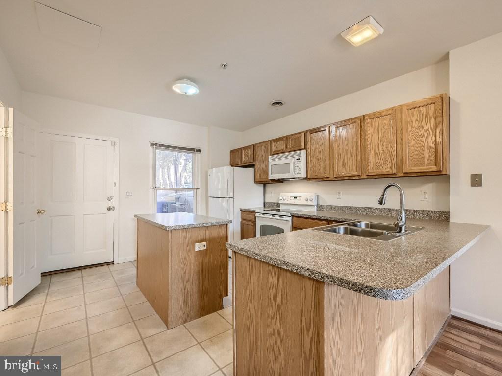 522 St Mary Street Baltimore, MD 21201 - Photo 1 of 25 Spacious bright kitchen on main level