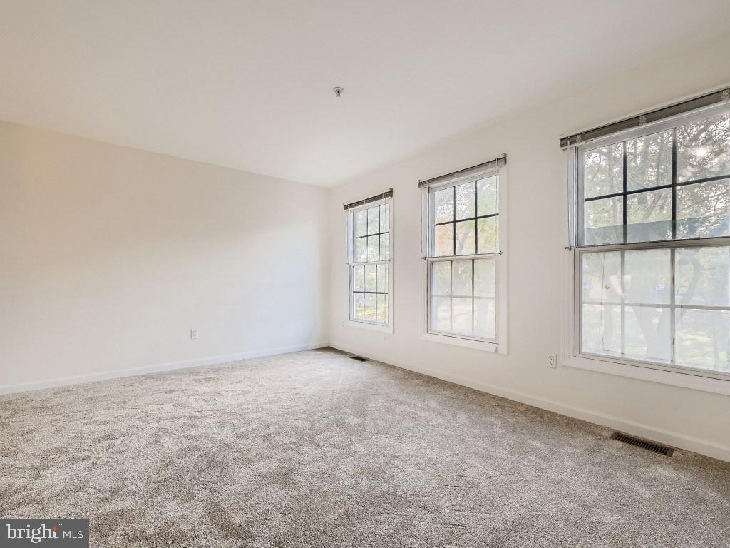 522 St Mary Street Baltimore, MD 21201 - Photo 4 of 25 Guest bedroom with park views