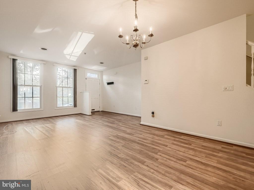 522 St Mary Street Baltimore, MD 21201 - Photo 9 of 25 Bright, airy living & dining area
