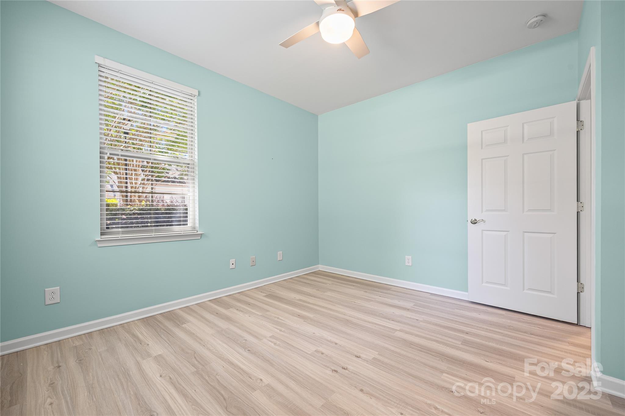 811 Ledgestone Court Tega Cay, SC 29708 - Photo 18 of 48