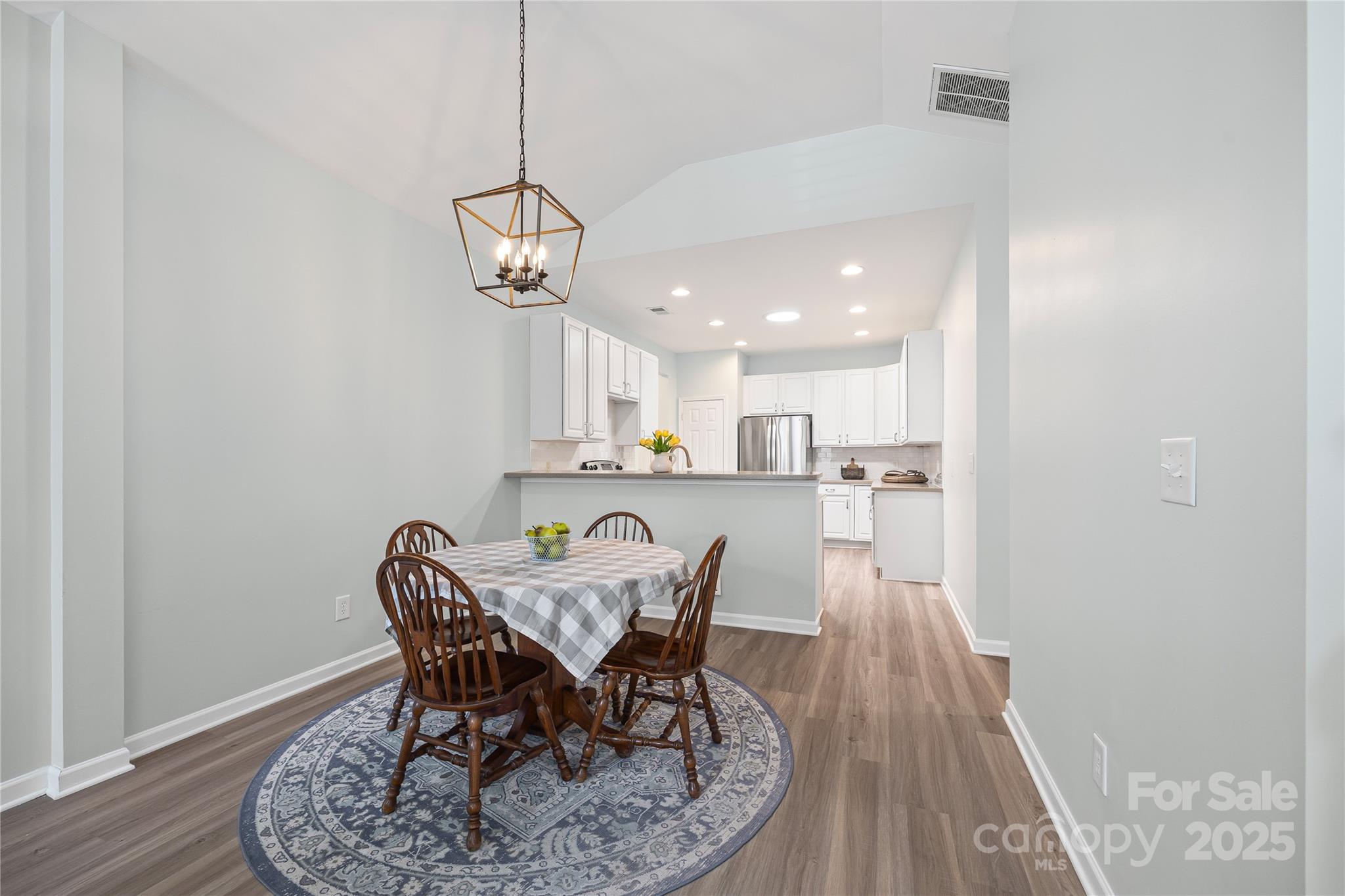 811 Ledgestone Court Tega Cay, SC 29708 - Photo 9 of 48