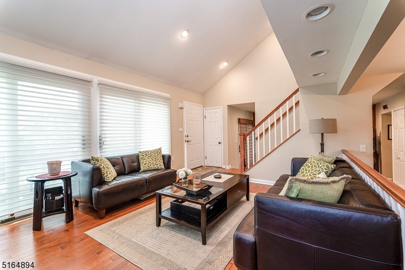 245 Crabtree Court Basking Ridge, NJ 07920 - Photo 8 of 21
