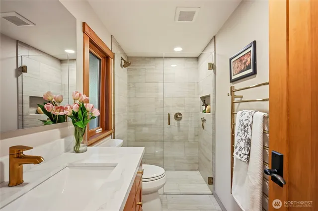 $780,000 | 19202 12th Avenue Northeast, Shoreline, WA 98155