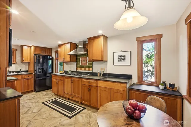 $780,000 | 19202 12th Avenue Northeast, Shoreline, WA 98155