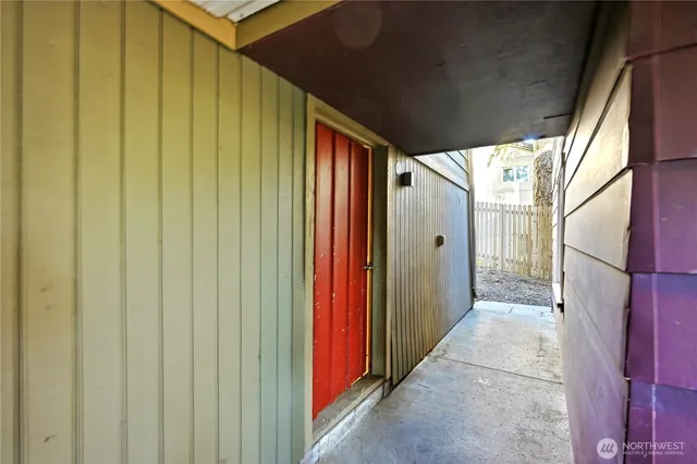 $780,000 | 19202 12th Avenue Northeast, Shoreline, WA 98155