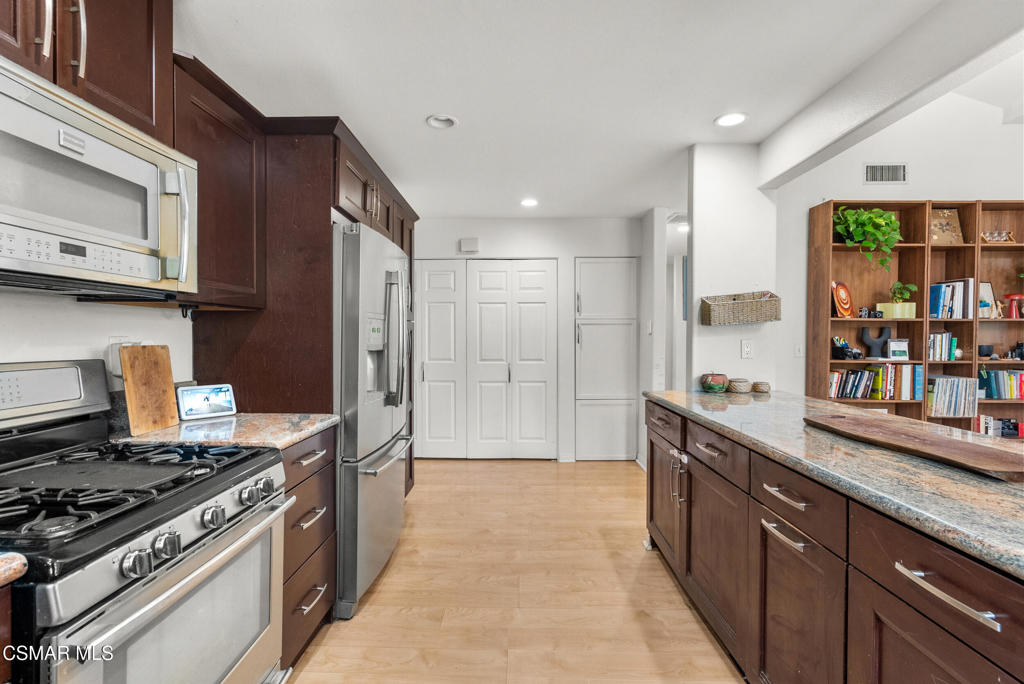 604 Charles Street Moorpark, CA 93021 - Photo 11 of 29