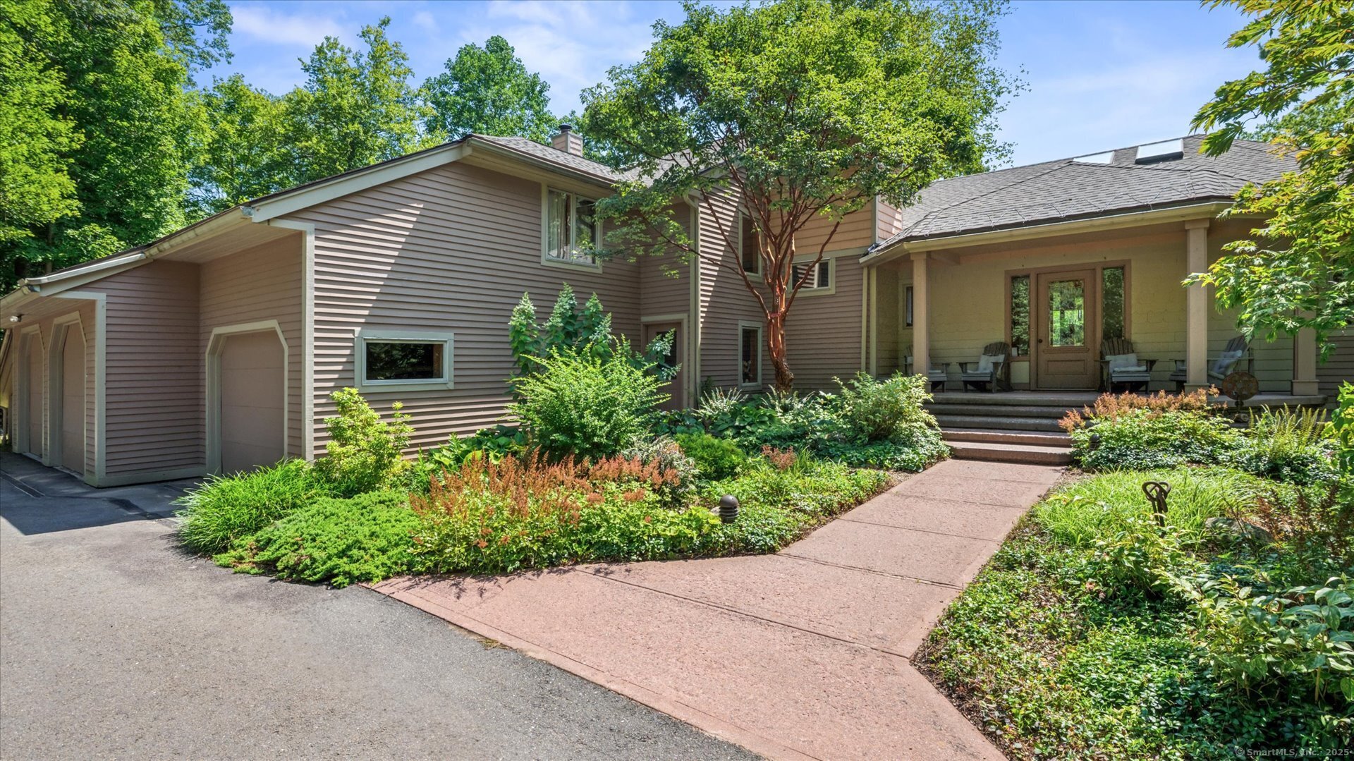6 Summerwood Road Simsbury, CT 06092 - Photo 1 of 1 front view of a house with a yard