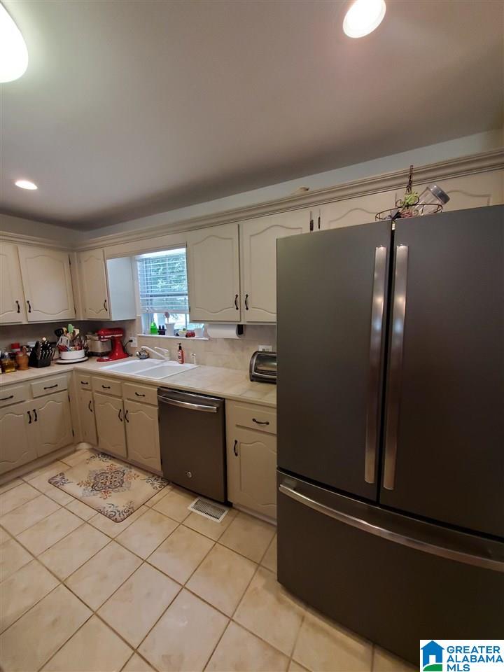 785 Merlin Drive Calera, AL 35040 - Photo 18 of 49