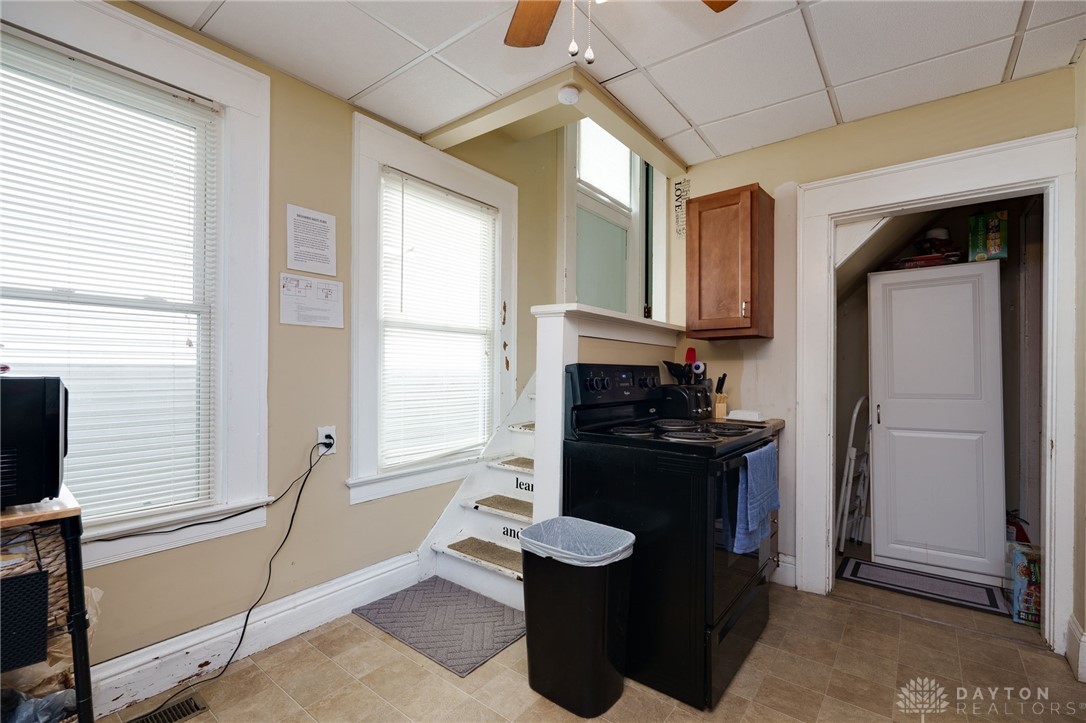 929 South Center Street Springfield, OH 45506 - Photo 8 of 35 Gallery Image 8
