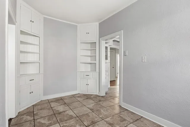 $2,350 | 871 University Street, Memphis, TN 38107