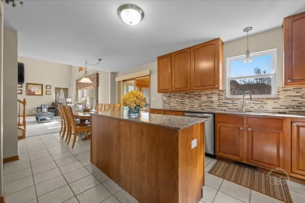 $625,000 | 2518 Imgrund Road, North Aurora, IL 60542