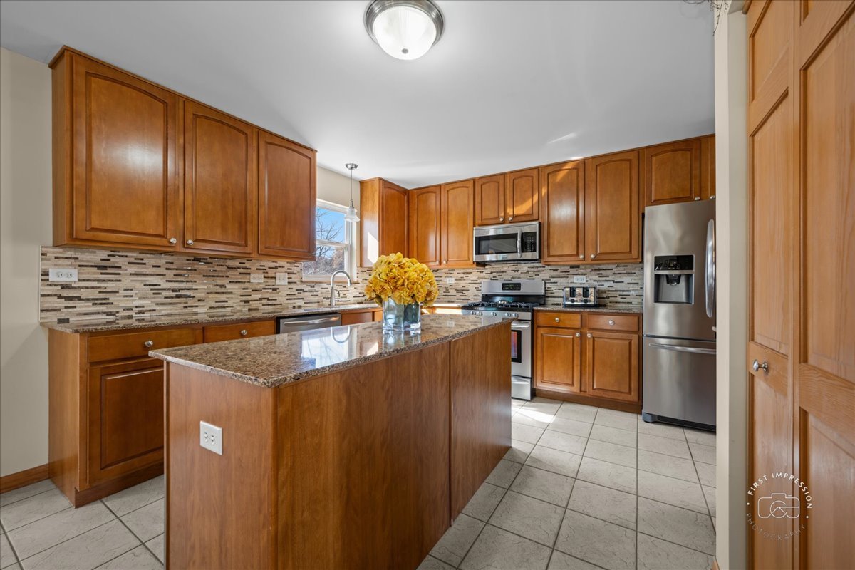 2518 Imgrund Road North Aurora, IL 60542 - Photo 12 of 41