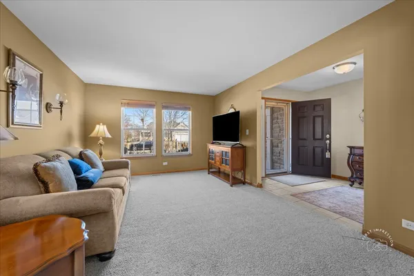 $625,000 | 2518 Imgrund Road, North Aurora, IL 60542