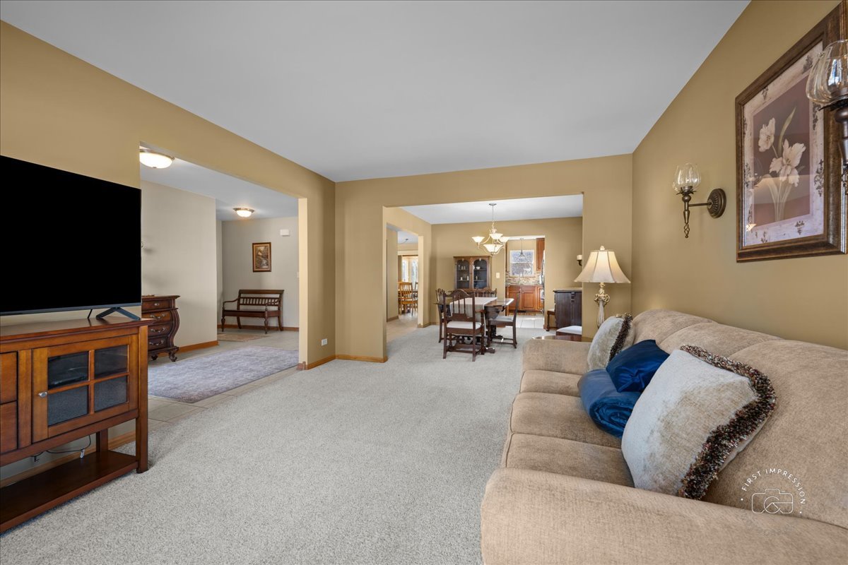 2518 Imgrund Road North Aurora, IL 60542 - Photo 7 of 41