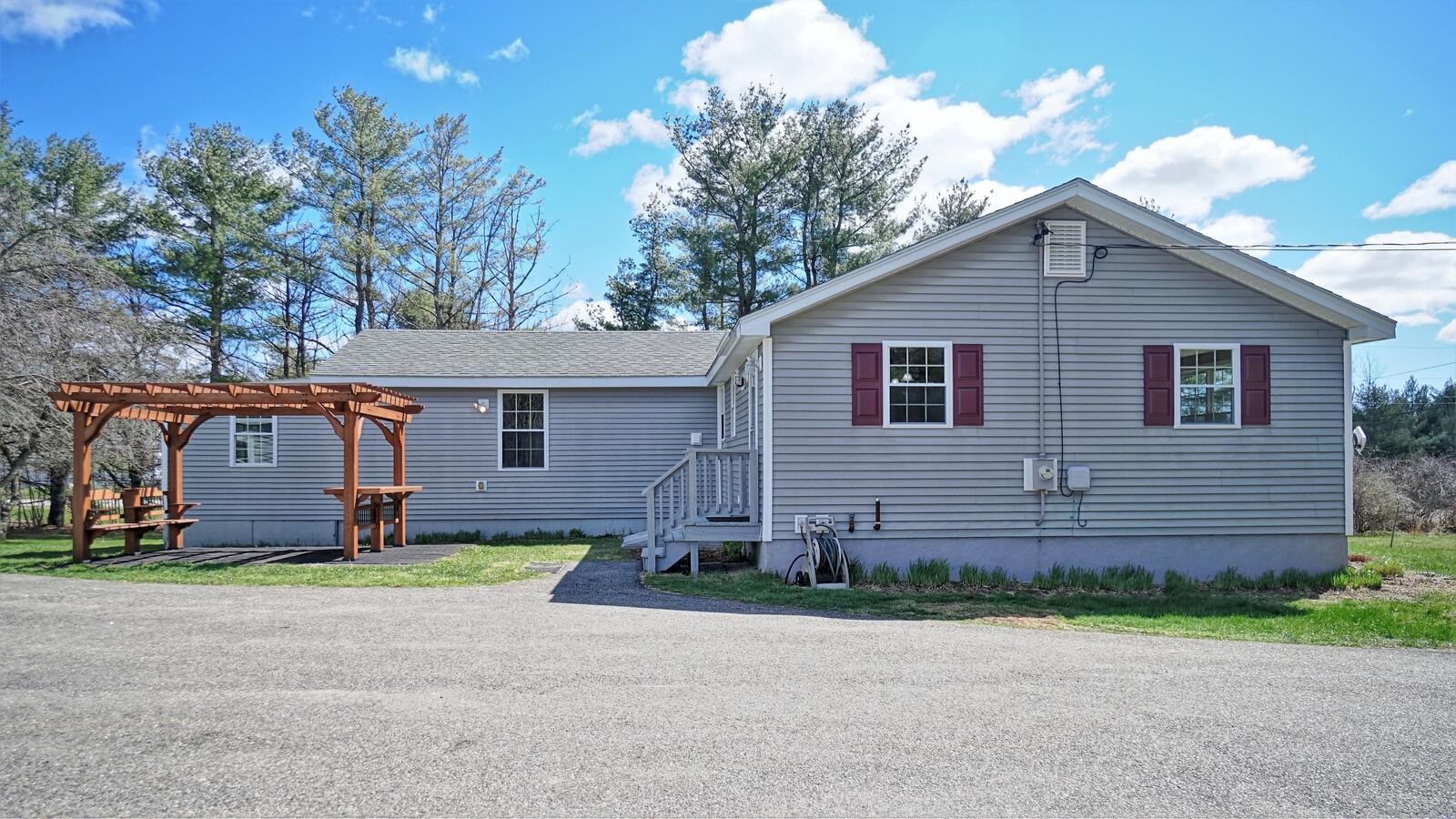 139 Holmes Road Scarborough, ME 04074 - Photo 5 of 54 L-shaped Ranch