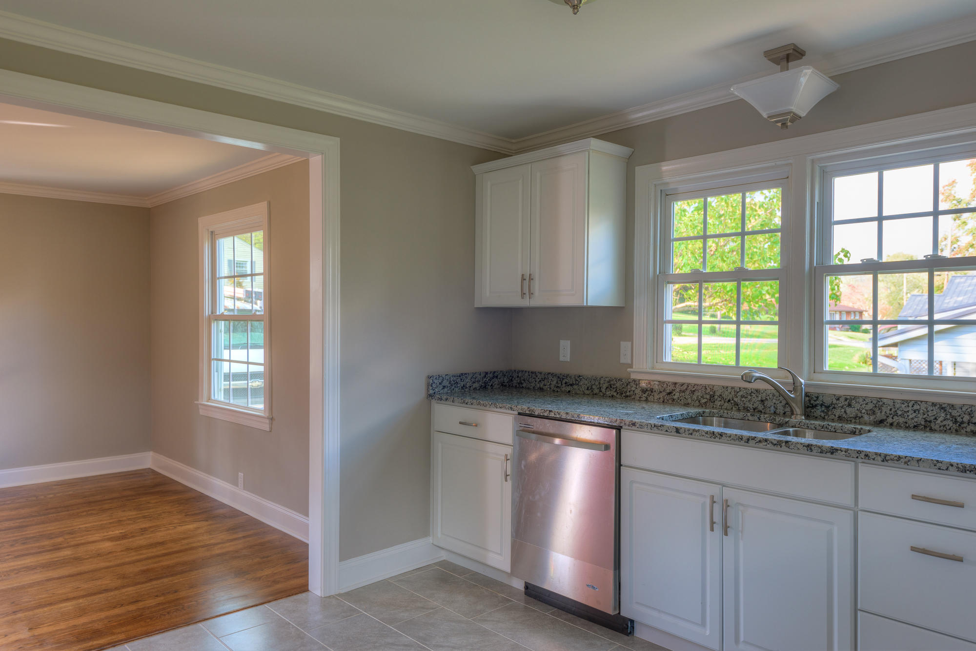 2008 Schmidt Road Chattanooga, TN 37412 - Photo 8 of 34 kitchen_4
