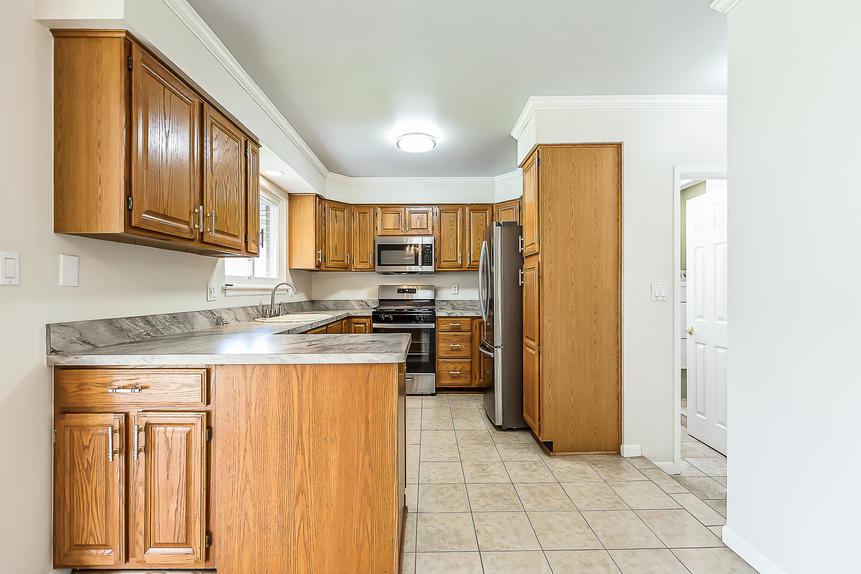 14677 Newburgh Road Livonia, MI 48154 - Photo 12 of 54 DSC_6042
